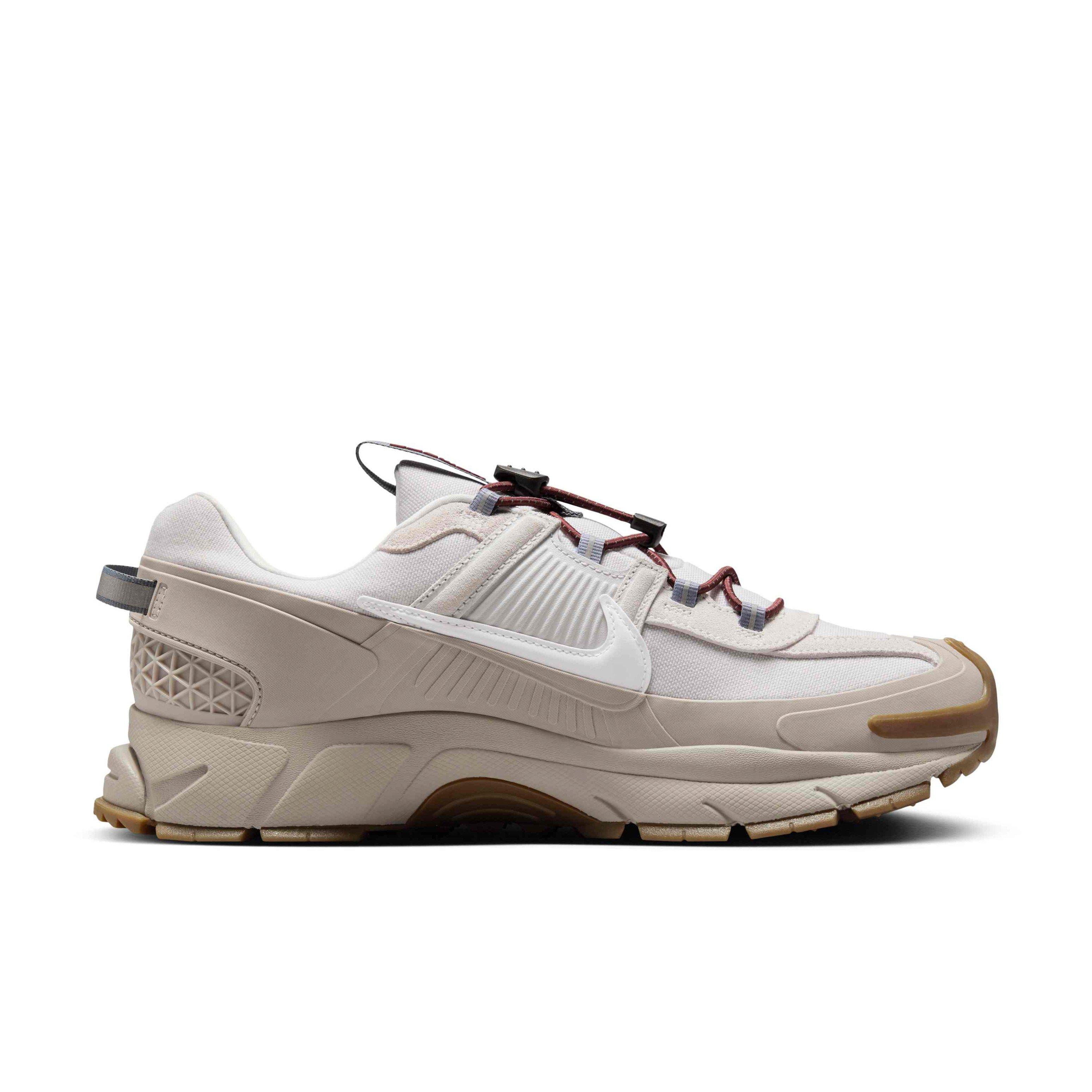 Nike Zoom Vomero Roam Winterized "College Grey/Vast Grey/Gum Dark Brown/White" Men's Shoe